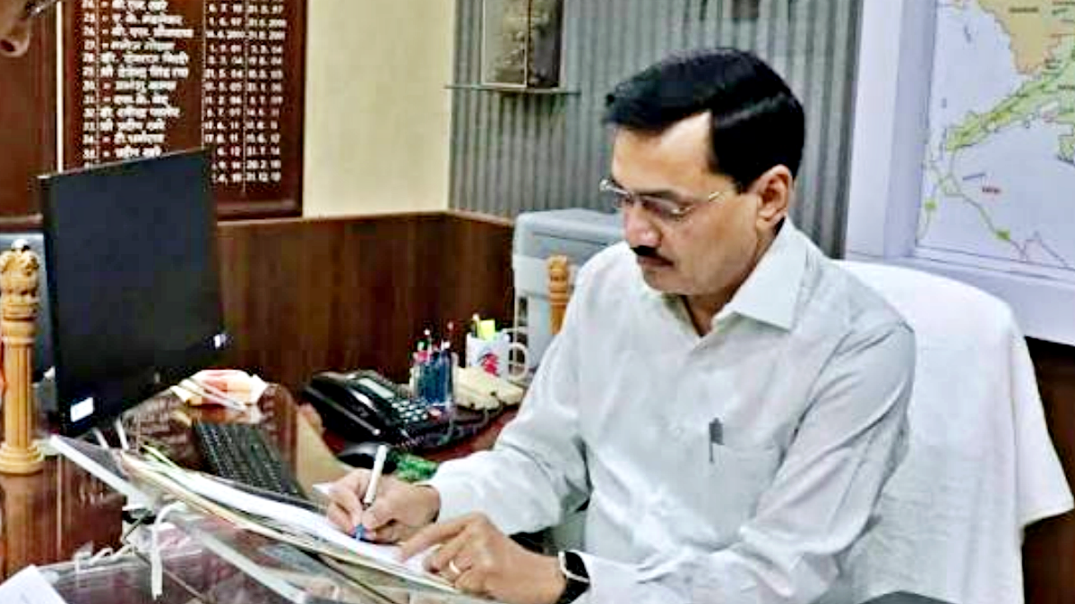Rewa commissioner shilednra singh news